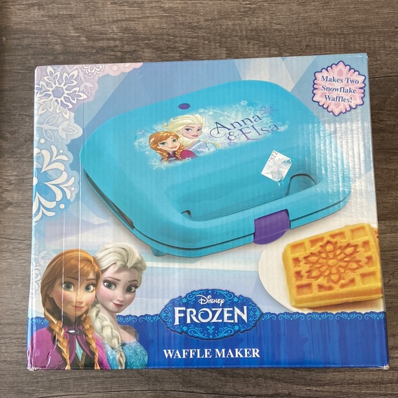 Kitchen New In Box Waffle Maker Disneys Frozen Poshmark